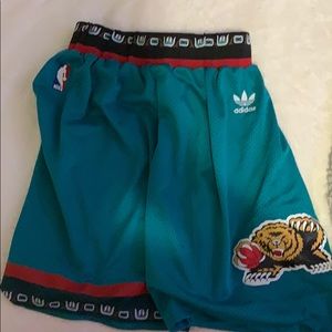 vancouver grizzles NBA Shorts